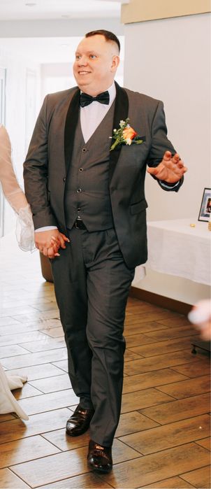 Чоловічий смокінг 3ХЛ