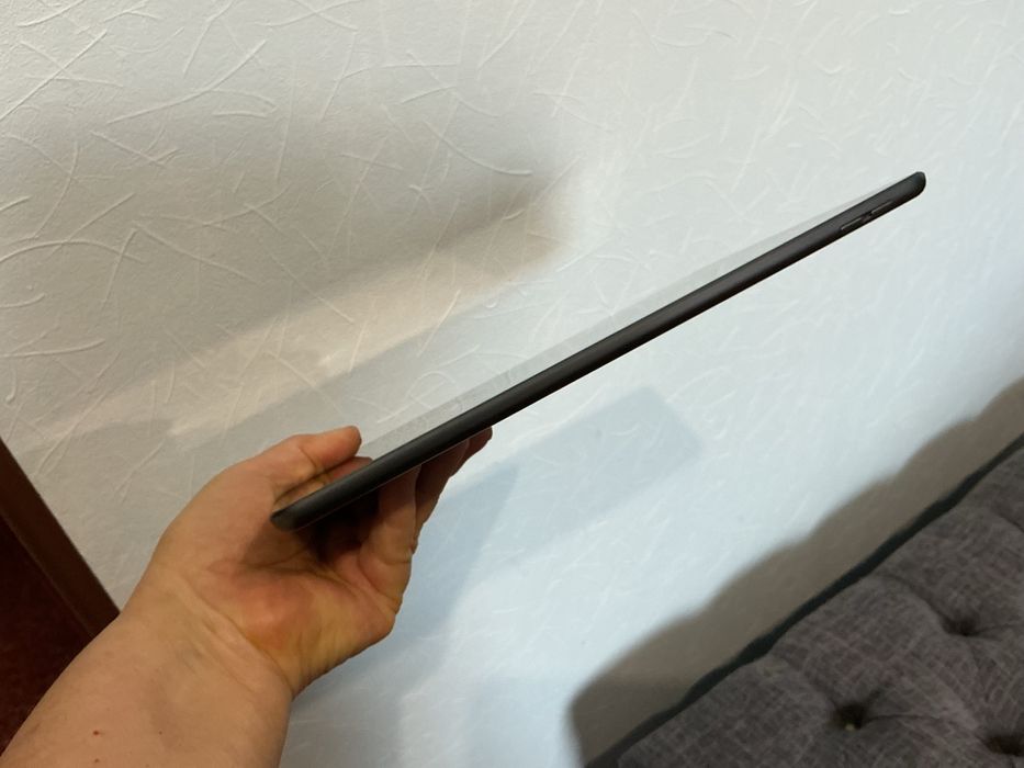 Продам IPad(8thGeneration) wi-fi