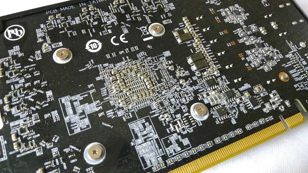 Відеокарта Gigabyte PCI-Ex Radeon R9 270X  256 Bit