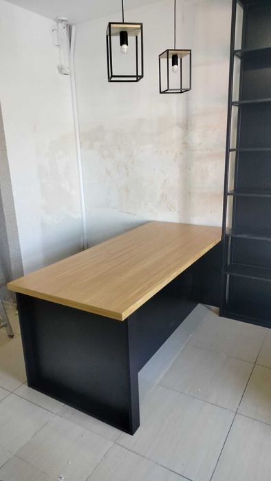 Regały dla sklepu odzieżowego, wyspa, stelaż na buty i biurko