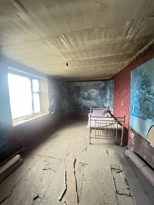 Продаєтсья ділянка на берегу Дніпра з 3 пов будинком в Аулах