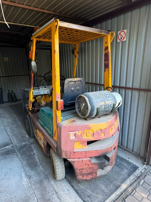 Wózek widłowy TOYOTA 4FGF15 LPG mało używany, FAKTURA VAT