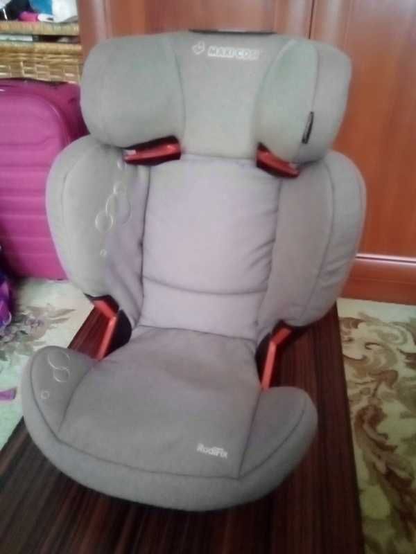 Автокресло Maxi Cosi RodiFix. Состояние 4+