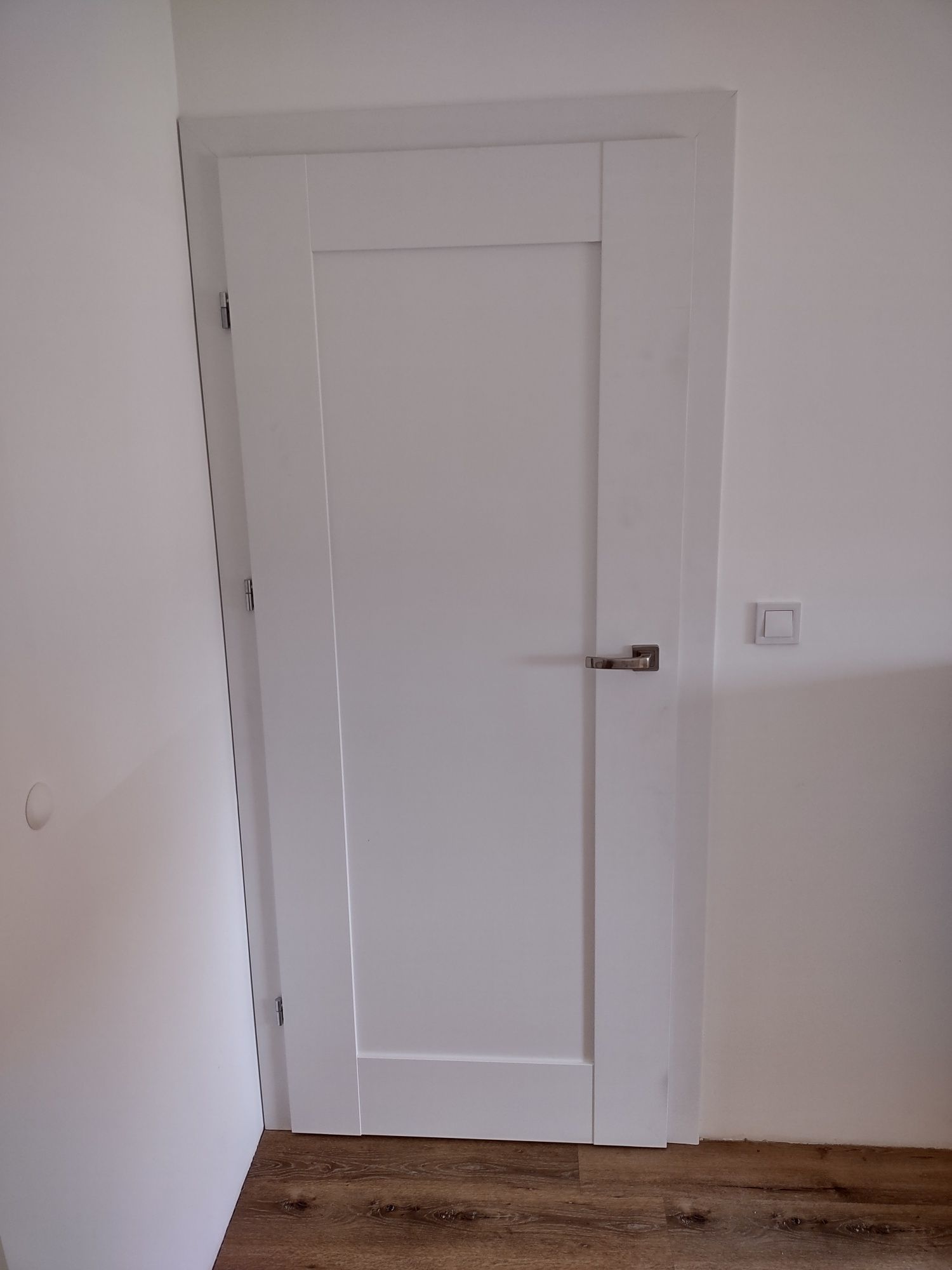 Drzwi DRE Estra 5 80 lewe z oscieżnicą przylgową regulowaną 120-140