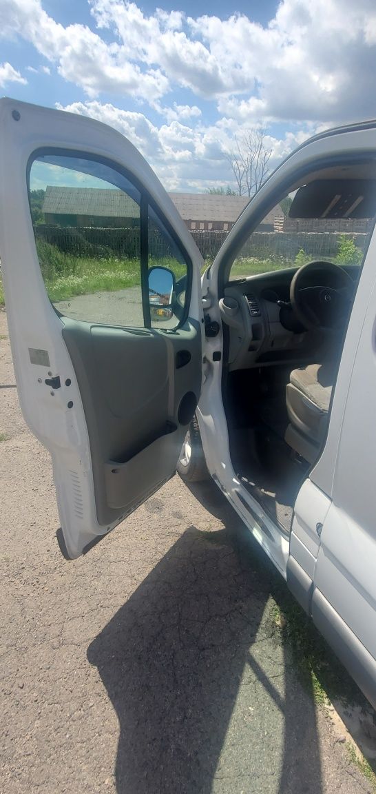 Opel Vivaro 2.0 пасажир