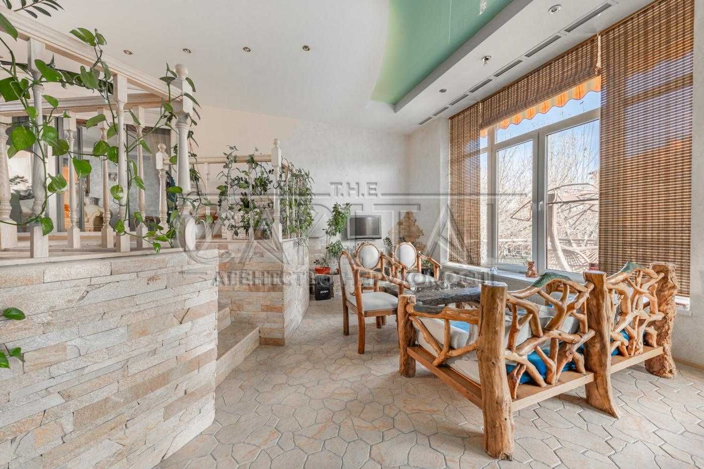 Продажа  Дом
Києво-Святошинский район Чабаны  Нова (850,6м2)