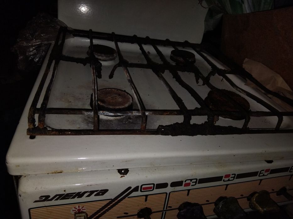 Плита газова б/у для дачі чи літню кухню.Пишіть.