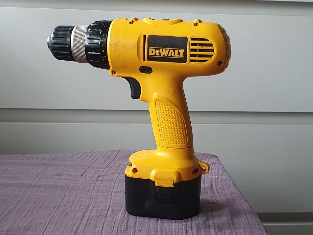 Wkretarka DeWalt DW927 działająca