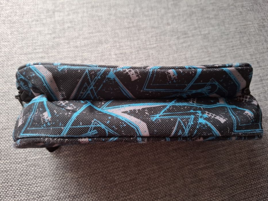 Piórnik podwójny HEAD