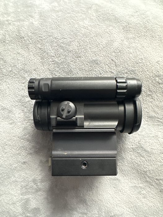 Приціл коліматора Aimpoint CompM5 з точкою 2 МОА