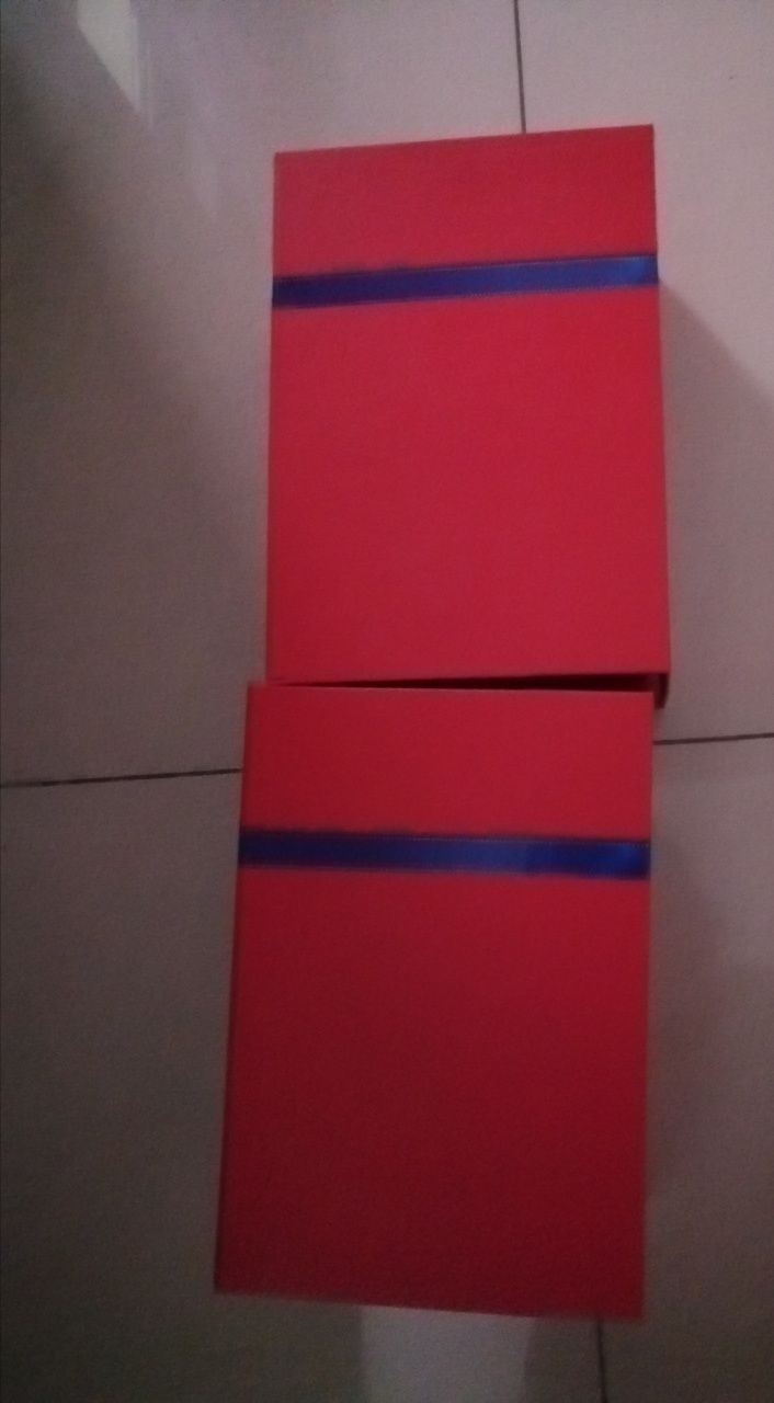 2 pudełka opakowania na prezent świąteczny