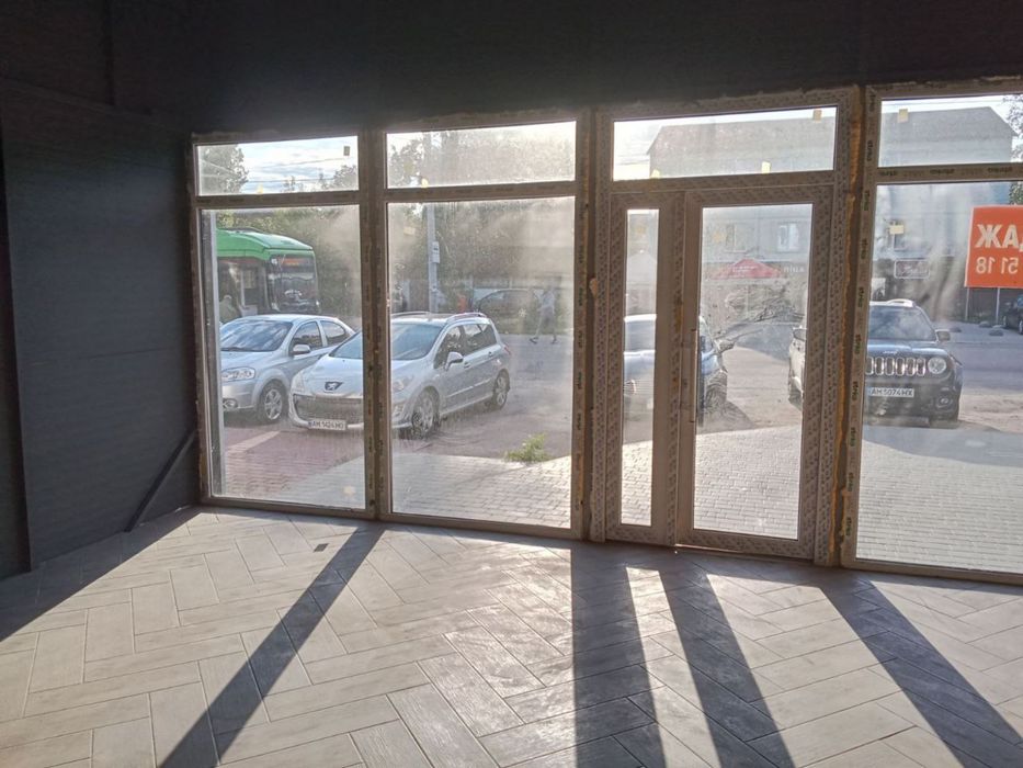 Продаж комерційного приміщення на промисловій