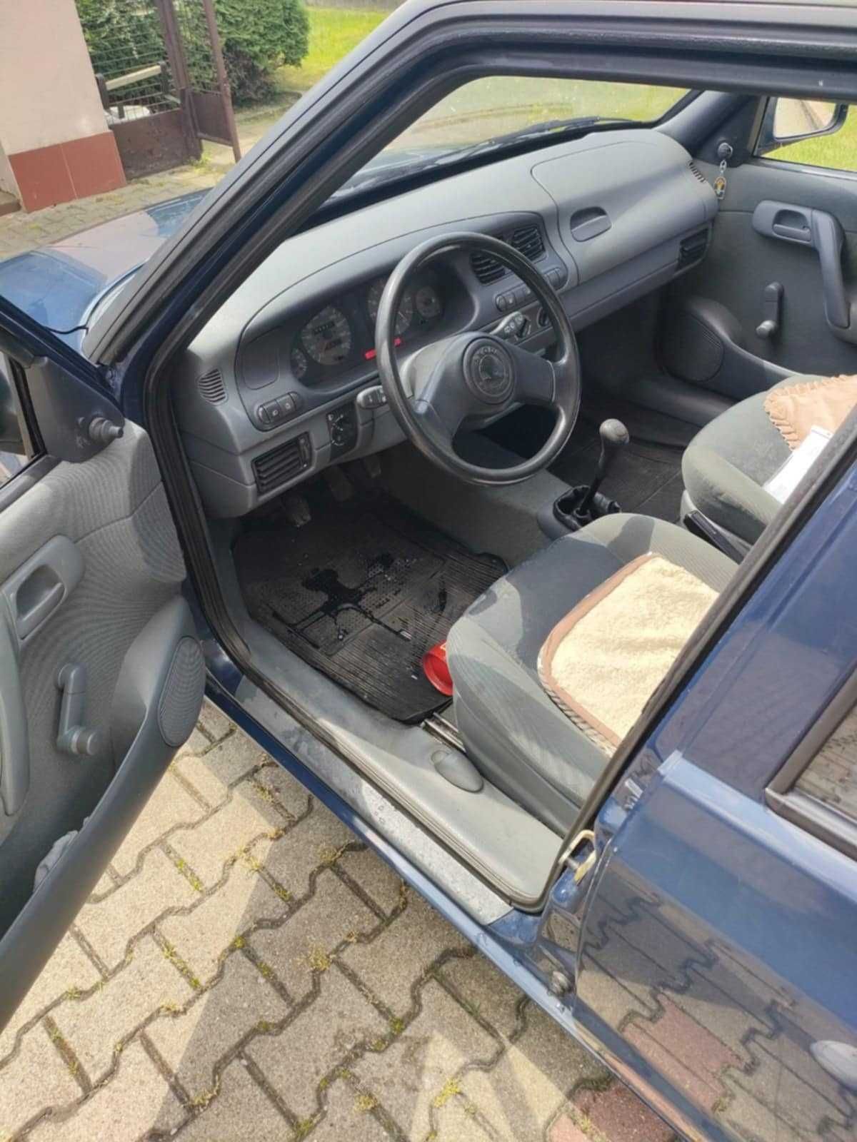 Sprzedam klasyka Škoda Felicia – perełka z czarnymi tablicami!