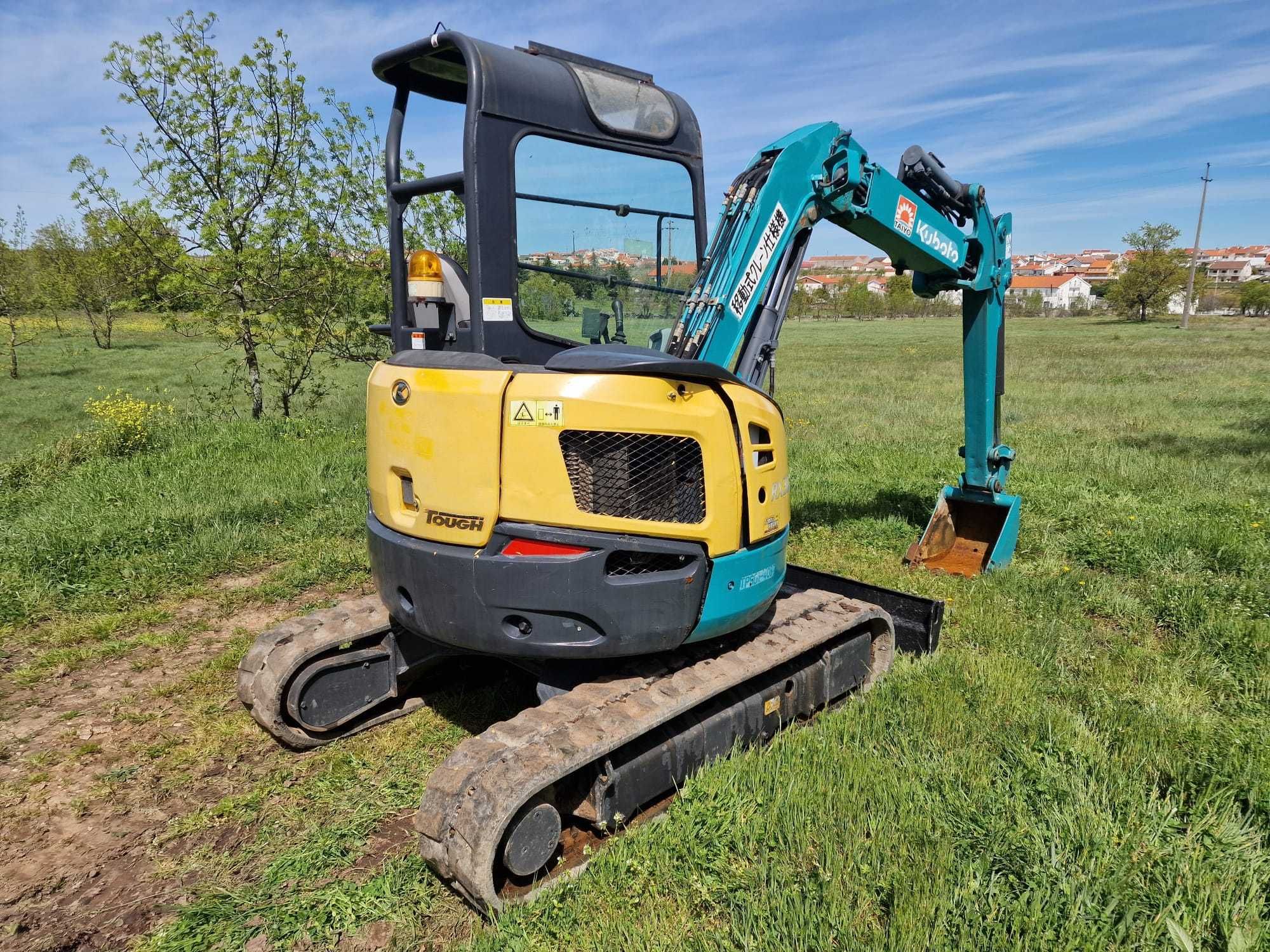 Giratória / Escavadora Kubota RX-306 - Braço articulado - 3 Toneladas