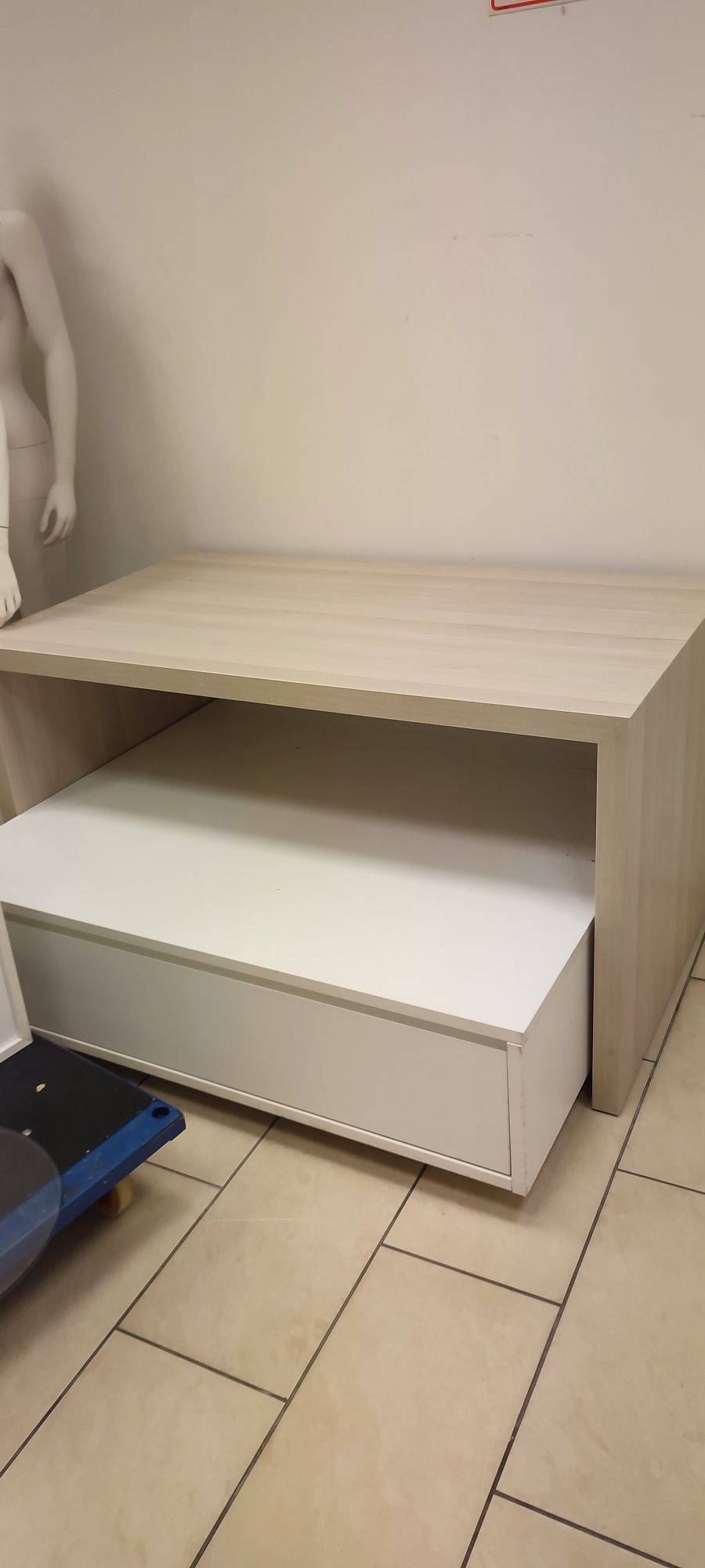Stół sklepowy z szufladą