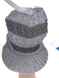 Zimowa czapka wełniana z daszkiem obwód 52-60 cm
