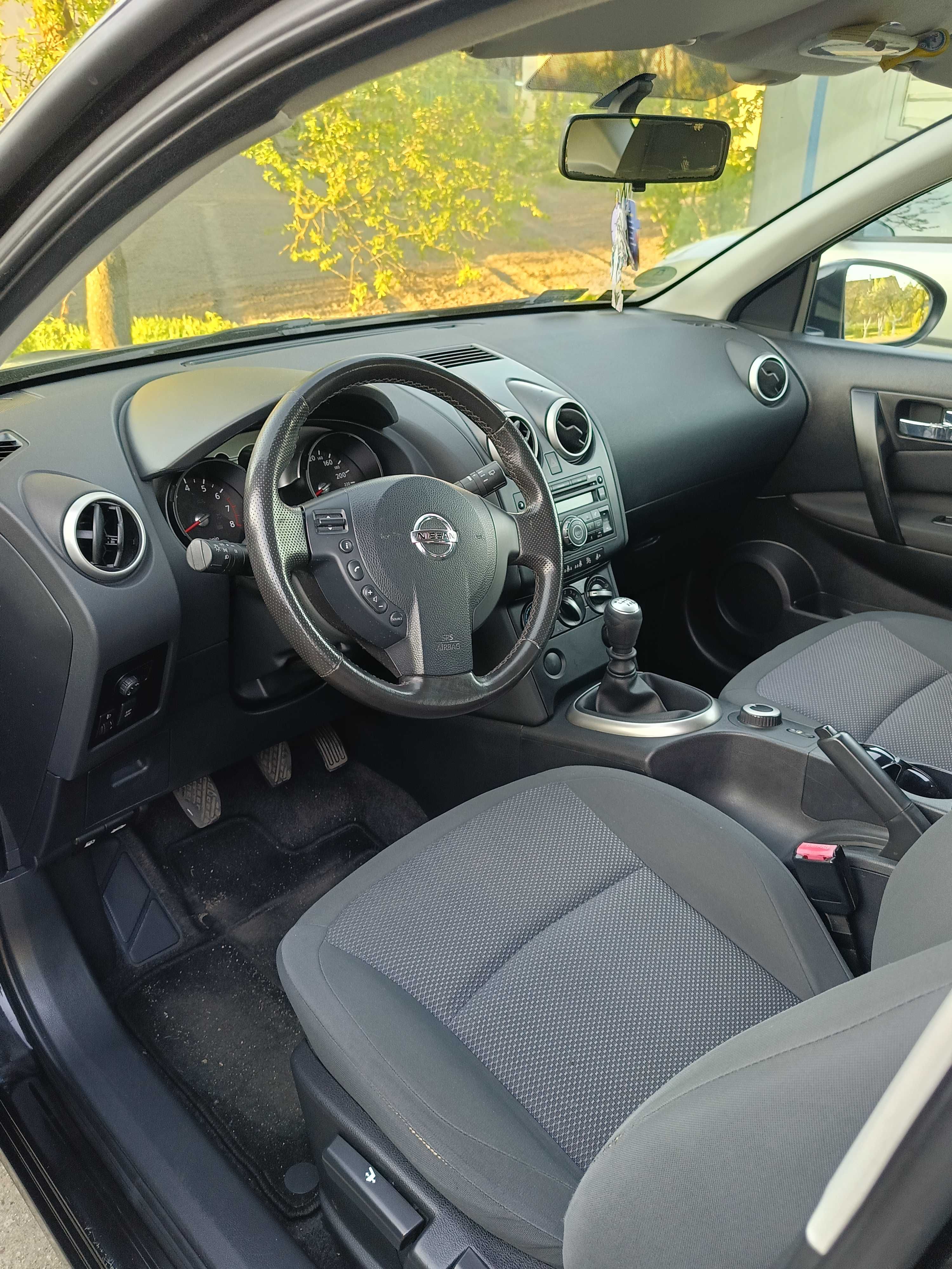 Nissan Qashqai 2.0 benzyna 140 km 2009r.