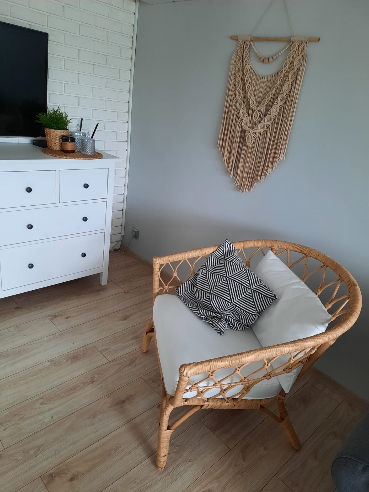 Duża boho makrama na kiju ścienna 60x80cm