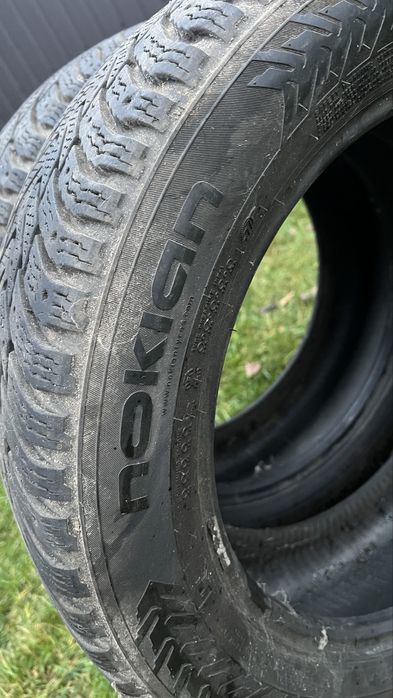 Шини 2шт. Зимові в гарному стані