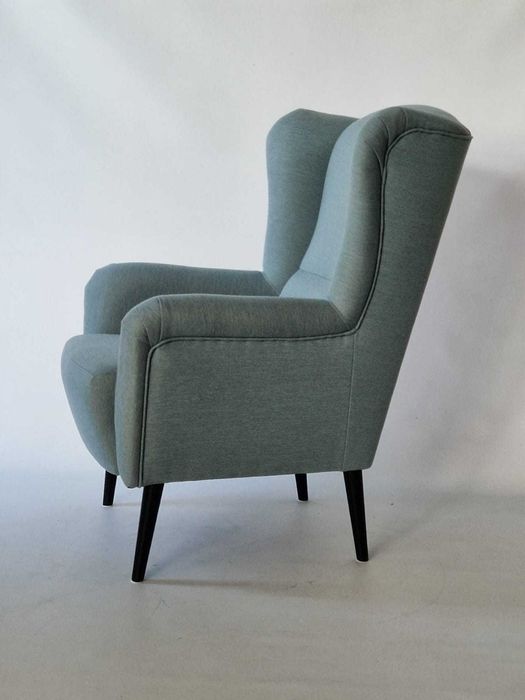 wygodny fotel typu "uszak"