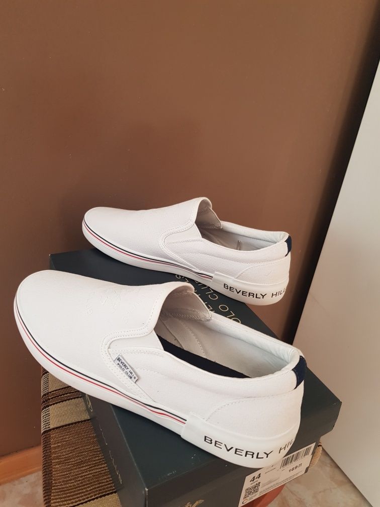 Buty  męskie wsuwane Białe 44 Stan NOWY