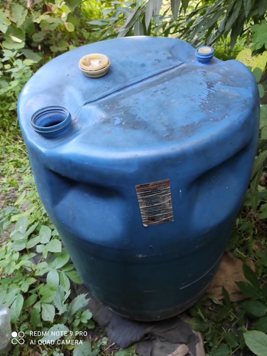 Продам бочку пластмассовую толстостенную