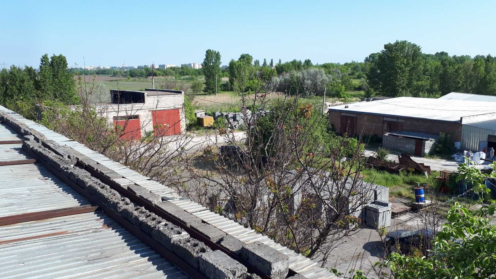 Виробничий комплекс з залізн. коліями та сховищем (п3)