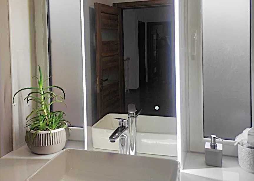 Світлодіодне дзеркало – інтер'єр, що світиться по-новому