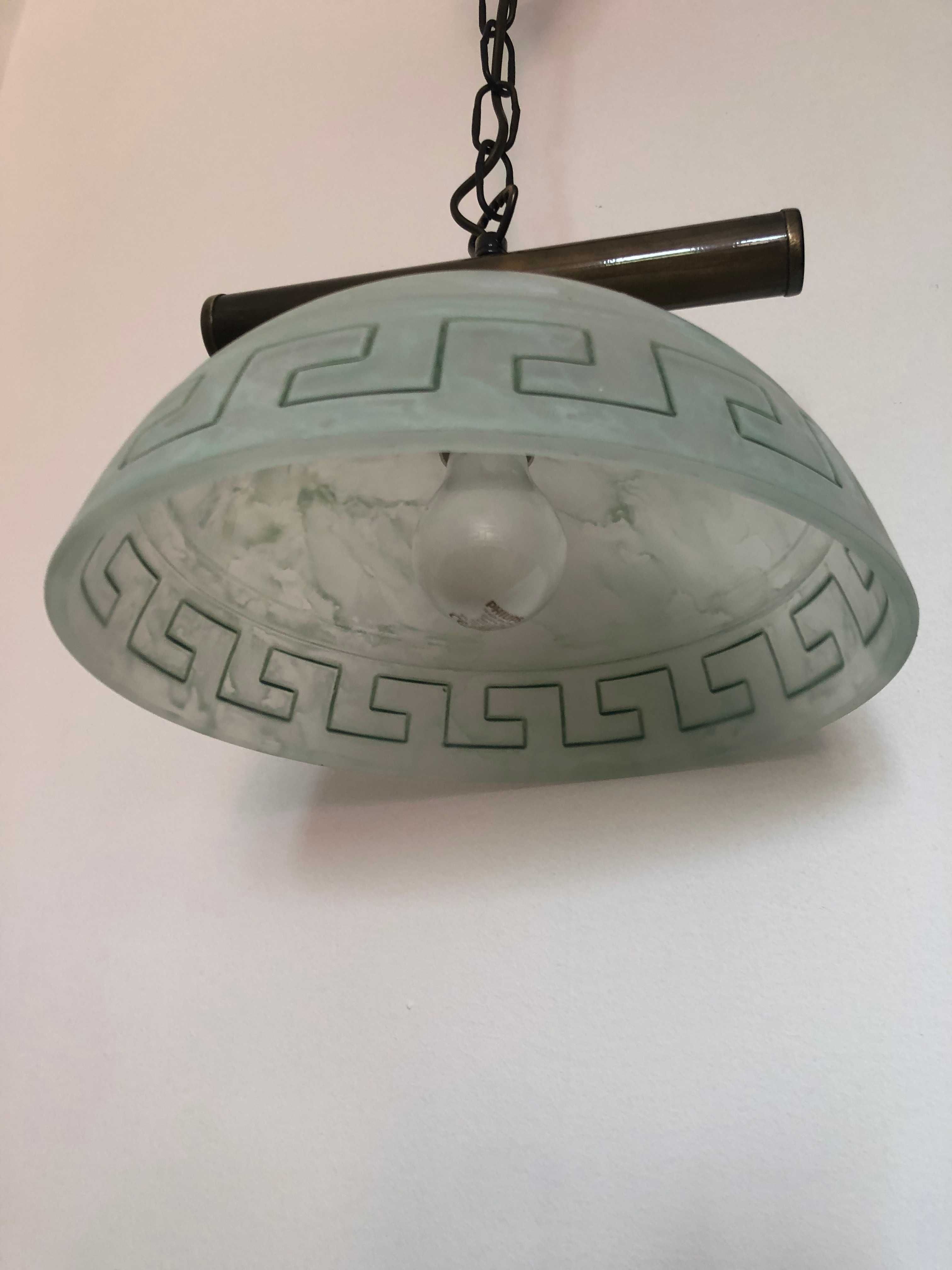 Oryginalna lampa wisząca.