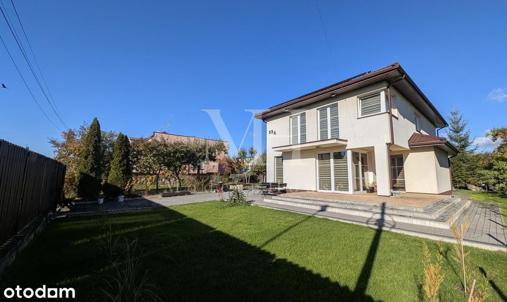 Jednorodzinny dom z 2012r 208m2/666m2 (działka)