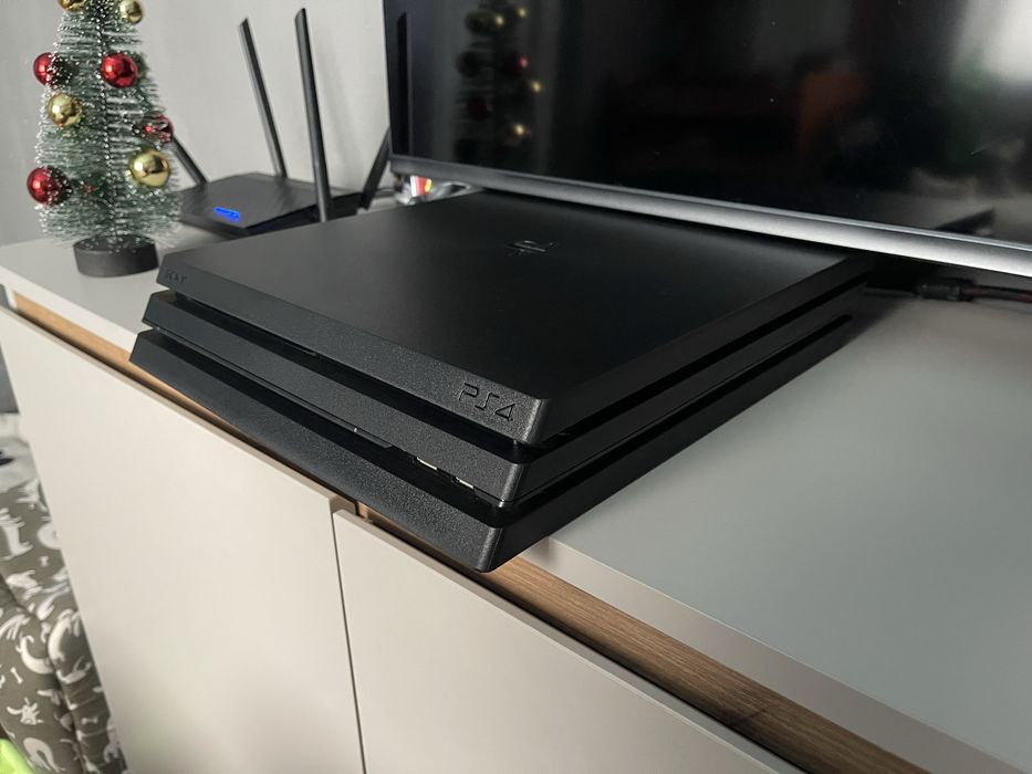 Sony PlayStation 4 PRO 1TB Black з 2 DualShock 4