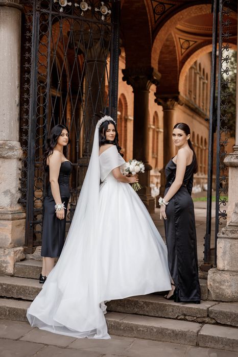 Розкішне весільне плаття