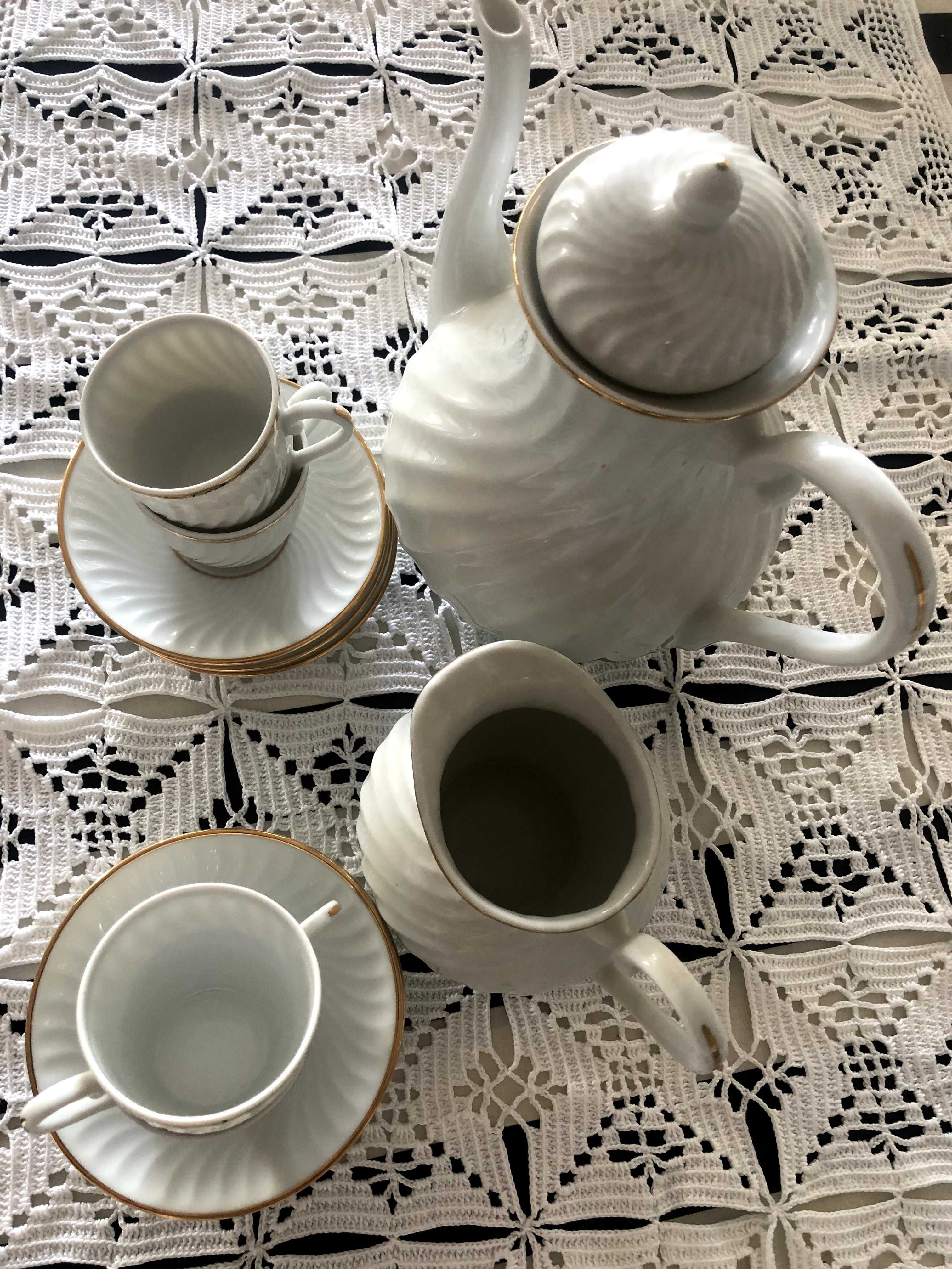 Peças de serviço de café da VISTA ALEGRE branco com friso dourado