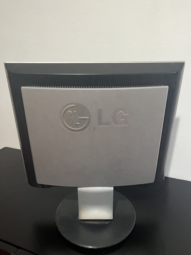 Продам монитор lg flatron l1730S 17 дюймів