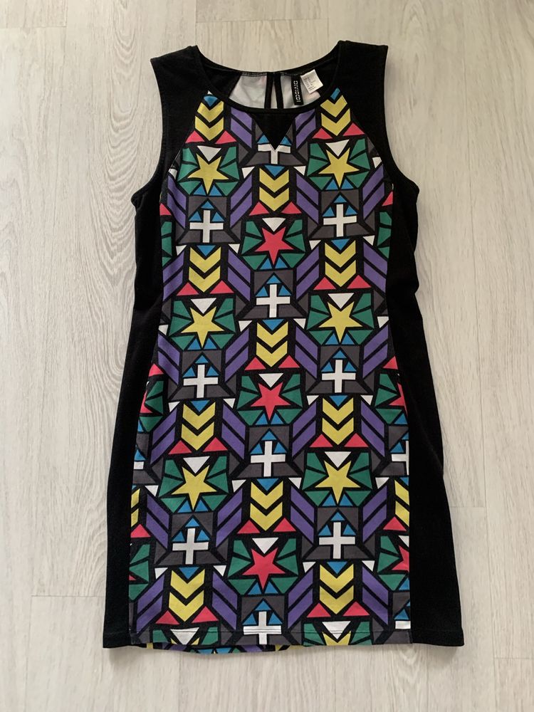Wzorzysta kolorowa sukienka H&M