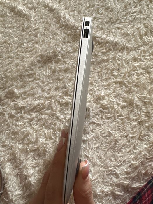 Макбук 2011 года на Запчасти