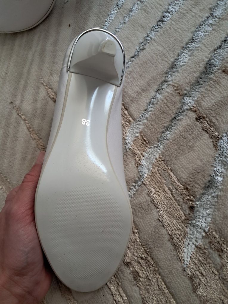Buty ślubne r. 38