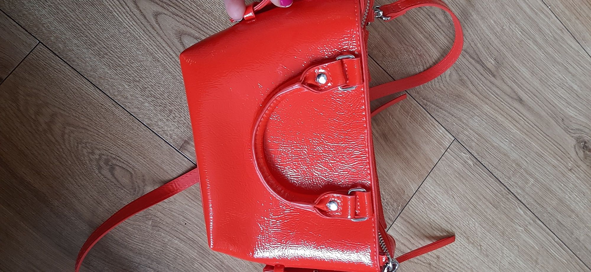 Czerwona torebka lakierowana H&M mała