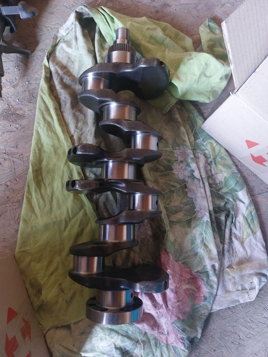 Коленвал Mazda RF