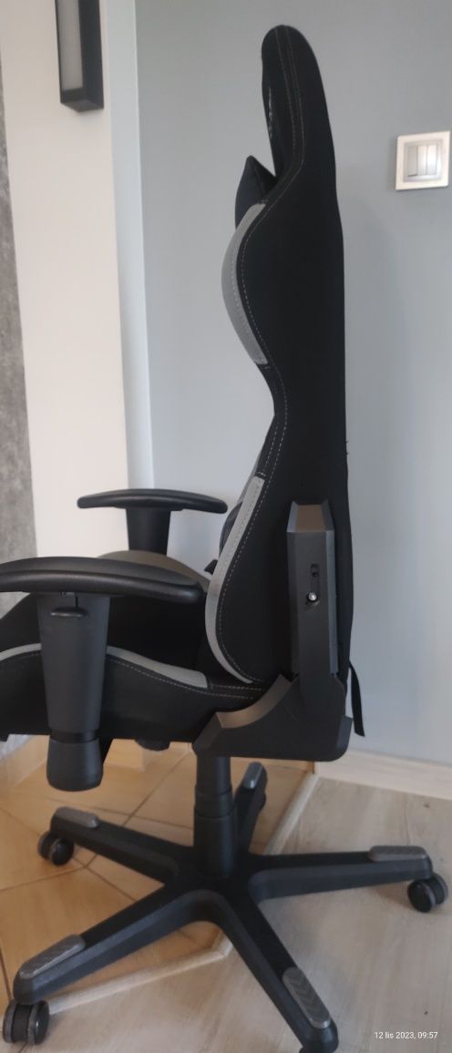 DXRACER krzesło gamingowe FD01