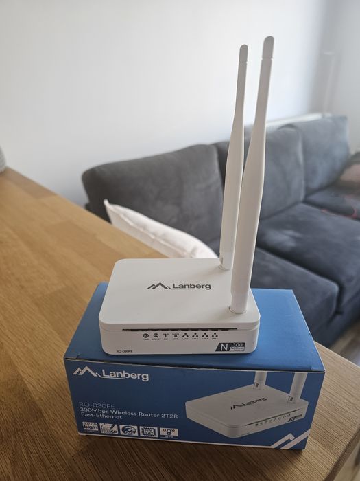 Router, model 2T2R firmy Lanberg