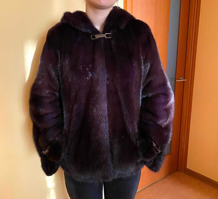 Продам норкову шубу