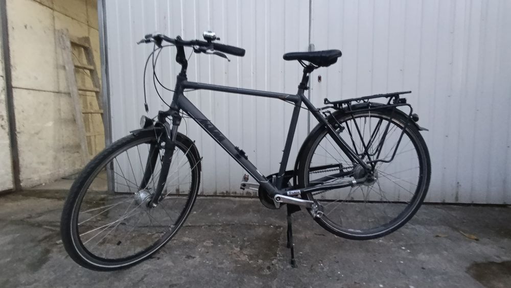Rower trekkingowy firmy KTM