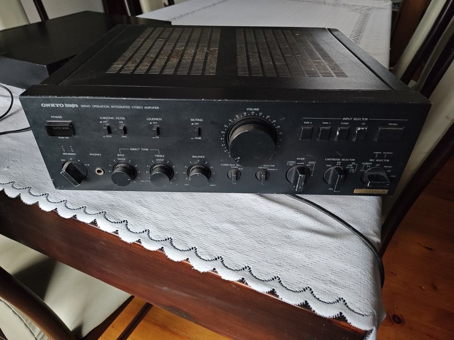 Wzmacniacz ONKYO Integra A-8300