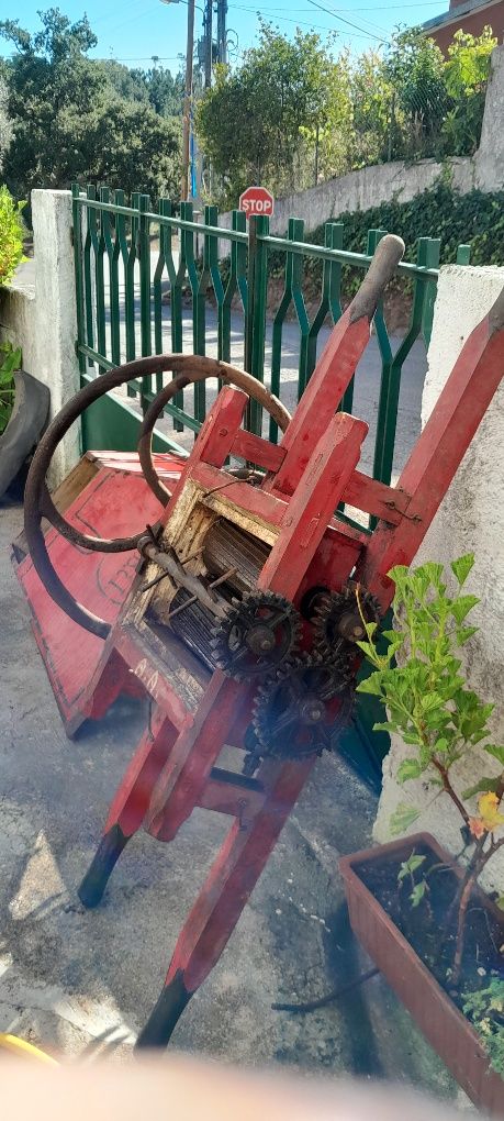 Esmagador antigos usado