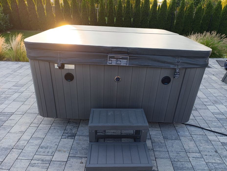 Basen bania jacuzzi blueware spa