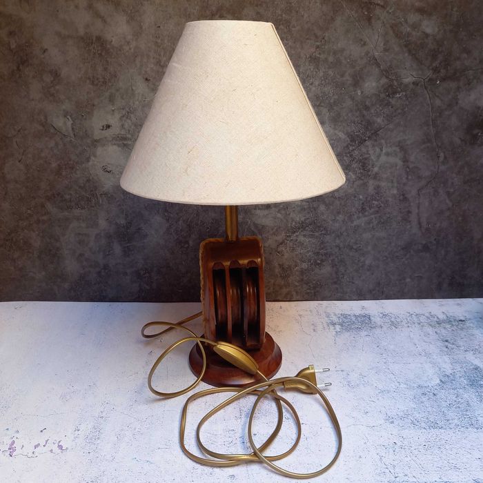 Marynistyczna lampa stołowa lampka bloczek żeglarski