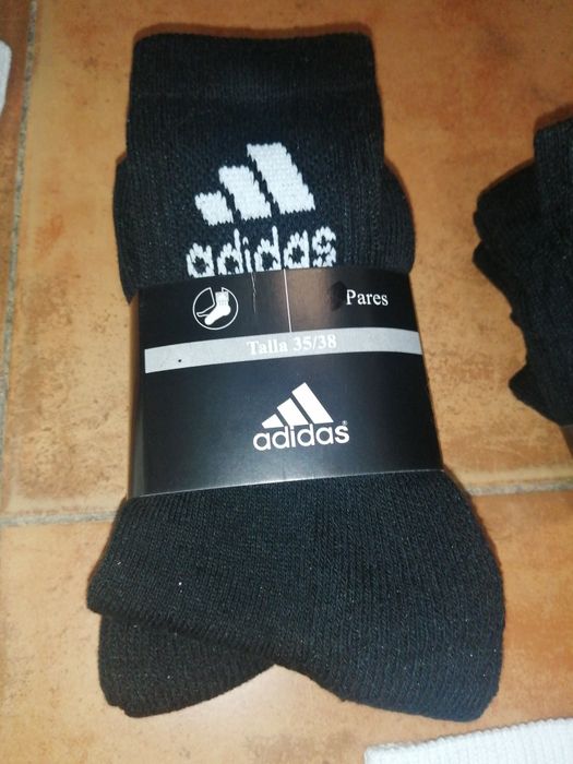 Meias de desporto bancas e pretas