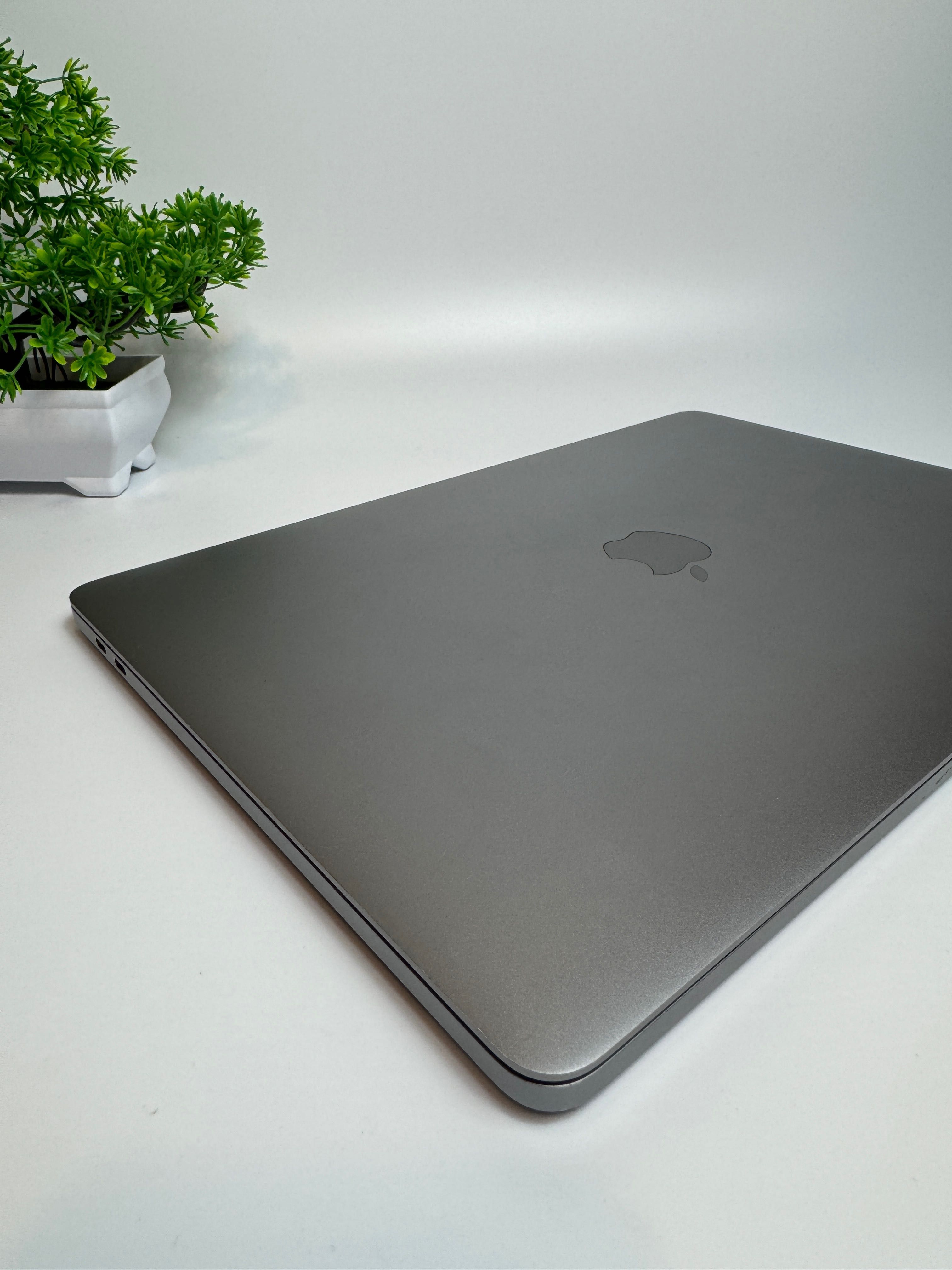 Idealny MacBook Pro 13” i7 2017 A1706 16 GB /256 GB Touchbar