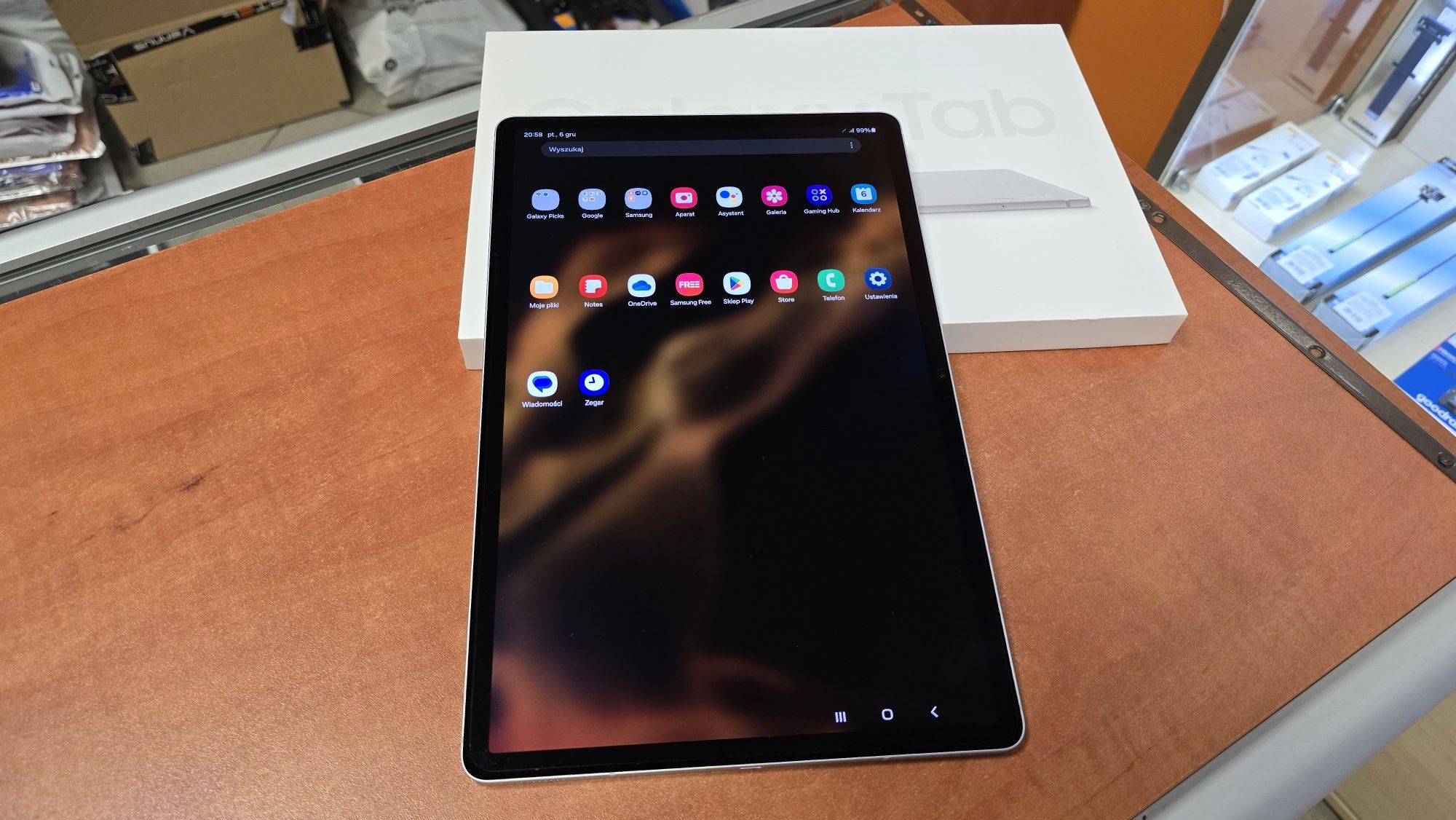 Tablet Samsung Galaxy Tab S8+ 5G 12.4" 128GB/8GB RAM srebrny, stan bdb